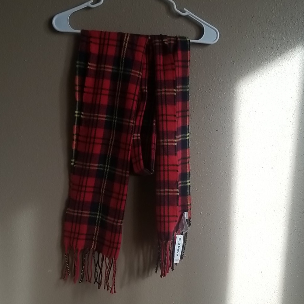 Brand new plaid style scarf with fringe